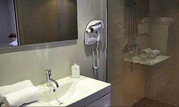 ホテル La Riviere 3*