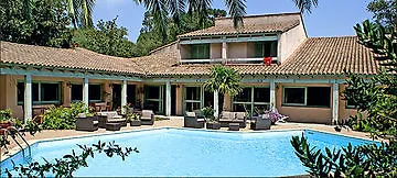 ホテル La Riviere 3*
